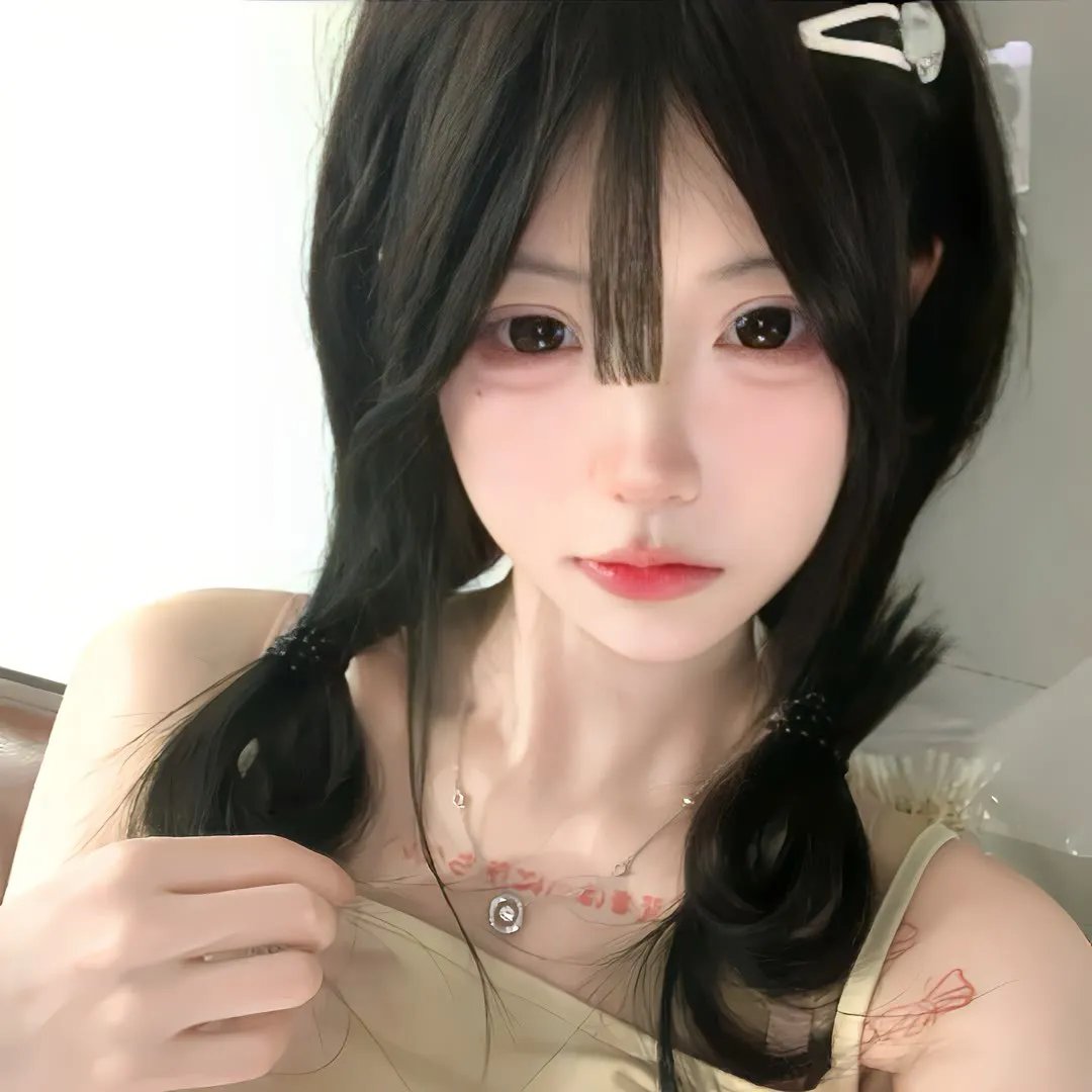 红衣小女孩